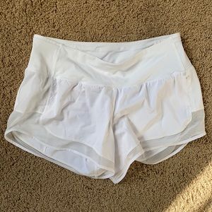 Lululemon “mind over miles” short size 6